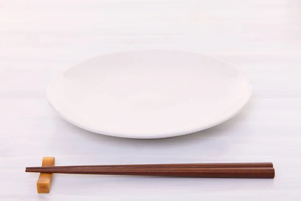 Plato Japonés Vacío Con Palillos — Foto de Stock