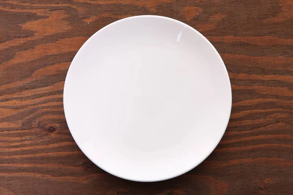 饭桌上的空盘子 — 图库照片