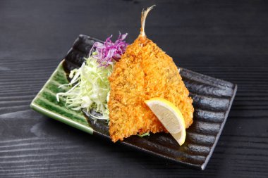 Kızarmış taze at uskumrusu.