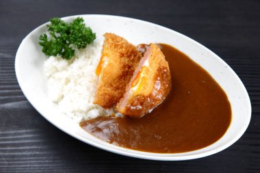 jambonlu yumurta ve pilav.