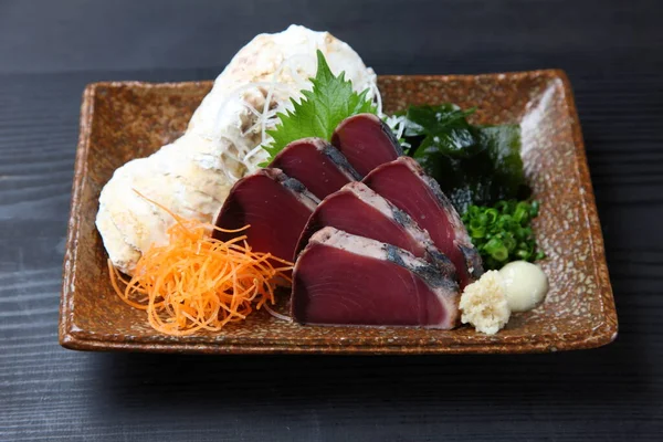 Piatto Bonito Sashimi Leggermente Tostato — Foto Stock