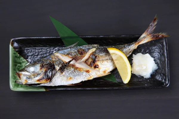 Sugarello Alla Griglia Con Limone — Foto Stock