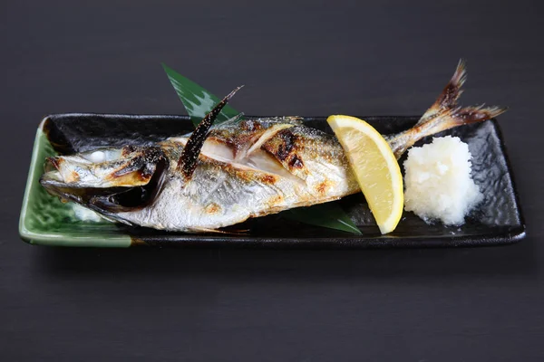 Limonlu ızgara at uskumrusu