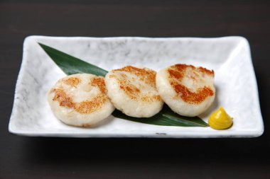 Hardallı Düz Balık Keki