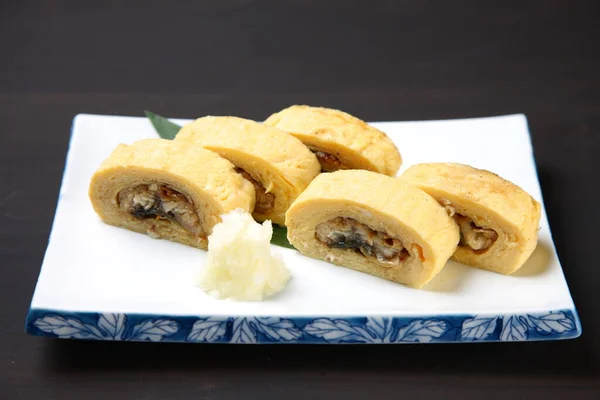 Japanisches Omelett Umwickelt Mit Gebratenem Aal — Stockfoto
