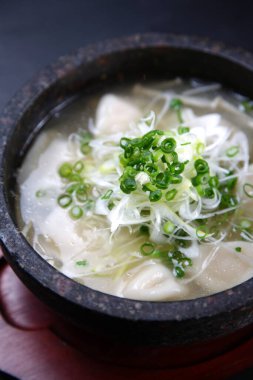 Çorbada haşlanmış et.