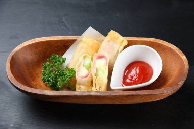 Kızarmış kuşkonmaz jambon peyniri