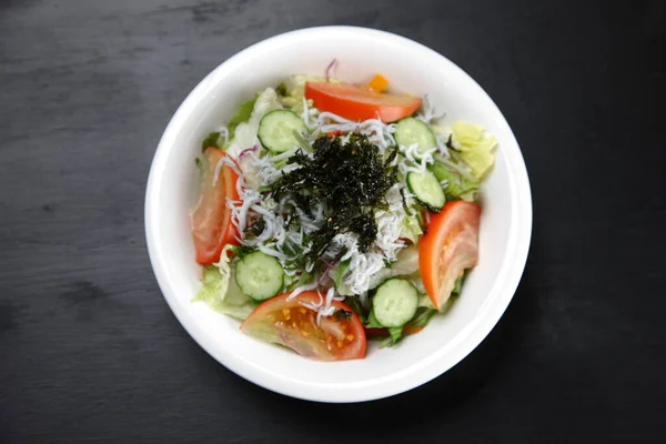 Frischer Weißbrot Einfach Gebrühter Salat — Stockfoto