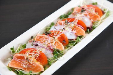 Taze somon ve ahtapot carpaccio.