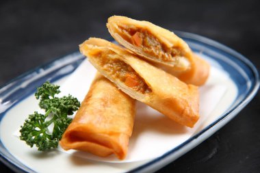 Köri aromalı maydanozlu börek