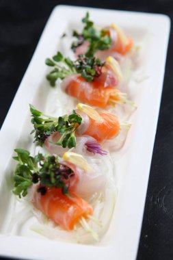 Kırmızı balık ve somon carpaccio.