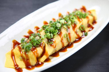 Soslu Japon TONPEI omleti