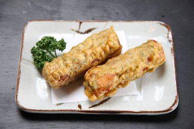 tüp şeklinde balık ezmeli kek tempra