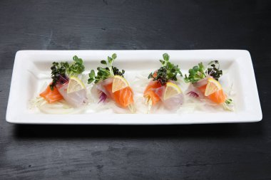 Kırmızı balık ve somon carpaccio.