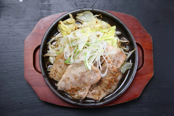 Barbecue Porc Coréen Sur Fond Sombre — Photo