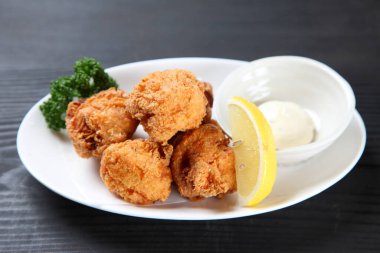 kareage Japon kızarmış tavuğu