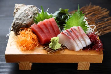 Taze sashimi karışık tabağı