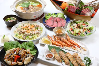 Asya yemeklerinin grup fotoğrafı.