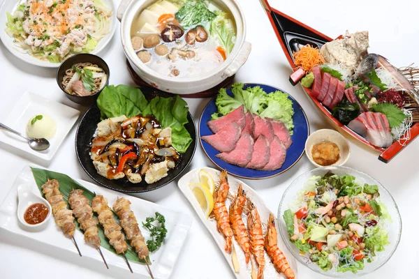 Asya yemeklerinin grup fotoğrafı.