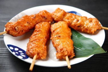 SASTUMA YAŞINDA Japon kızartılmış balık ezmesi topu