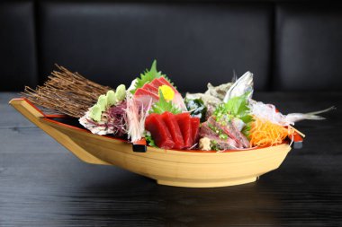mevsimlik taze sashimi karışık teknesi