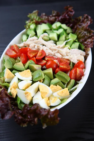 Hühneravokado Tomaten Salat — Stockfoto