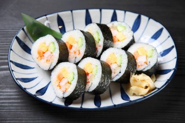 Taze deniz ürünleri Norimaki Suşi Roll