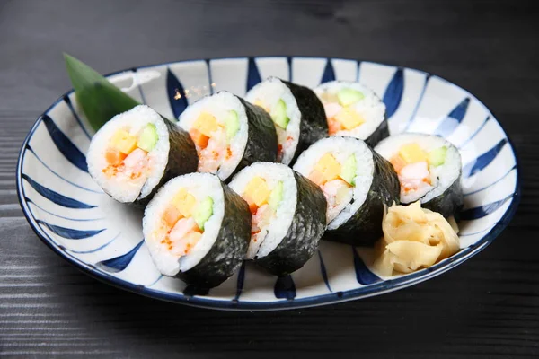 Frische Meeresfrüchte Norimaki Sushi Roll — Stockfoto