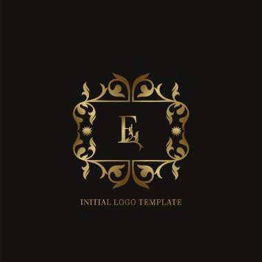 Altın E İlk logo. Amblem amblemi ve deco süslemesi düğün için lüks logo şablonu veya daha lüks kimlik