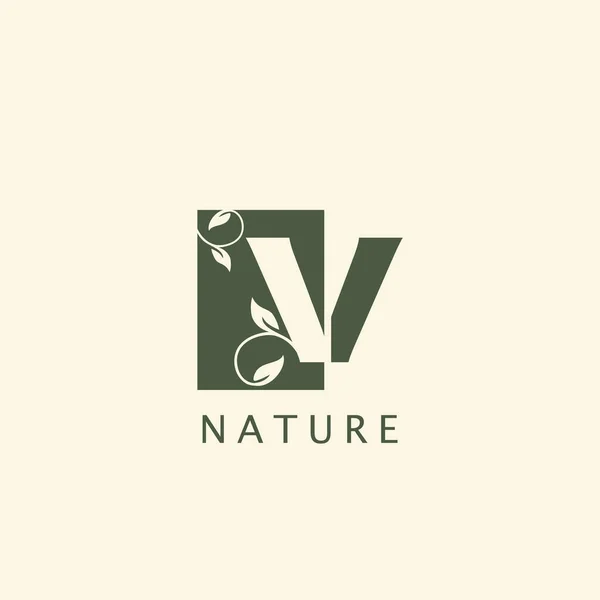 Nature Floral Leaf Initial Letter Logo Design — Stock Vector