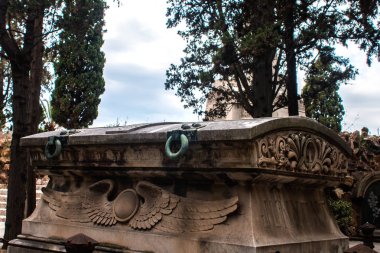 Barcelona, İspanya. 4 Eylül 2017. Montjuic mezarlığı Barcelona, Spain.The mezarlığı görünümü 4 Eylül 2017 üzerinde bir milyonu aşkın mezar ve kremasyon külleri, 500 metrekare içerir.