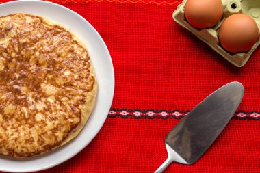 Leziz İspanyol tortilla plaka