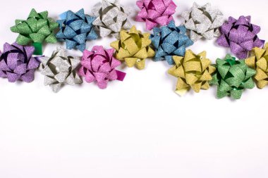 Renkli Hediyelik Noel için beyaz izole şeritler