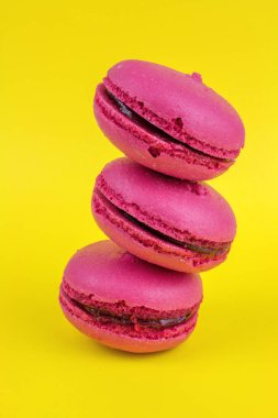 Lezzetli tatlı ahududu macarons