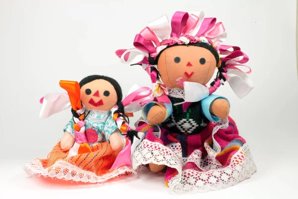 Muñecas Mexicanas Tradicionales Superficie Blanca — Foto de Stock