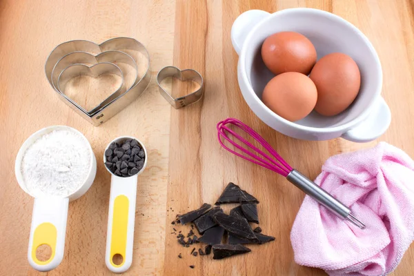 Plätzchen Backen Und Ausstecher Auf Holztisch Hören — Stockfoto