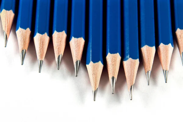 Blaue Bleistifte Isoliert Auf Weißem Hintergrund — Stockfoto