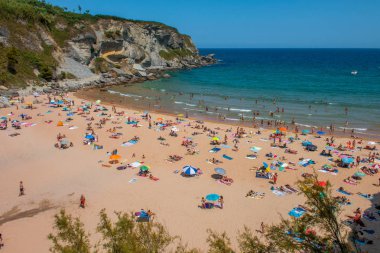 Santander 'deki Magdalena plajının manzarası kalabalıktı.