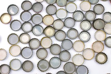 Çeşitli bira şişesi kapakları arka plan