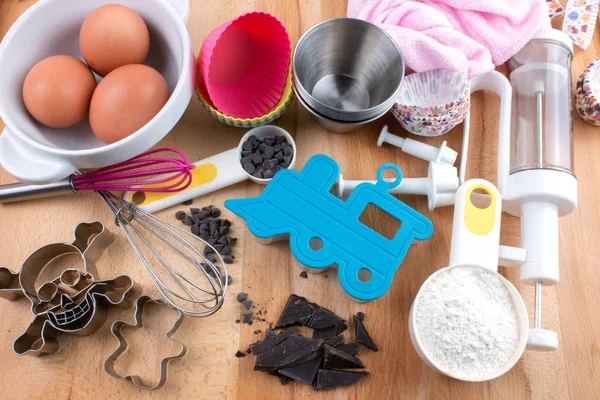 Bakning Cake Och Cookies Husgeråd Trä Bord — Stockfoto