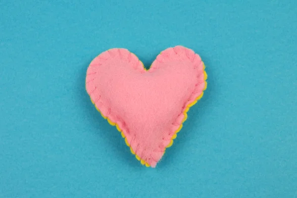 Top View Pink Felt Heart Blue Background — Stock Photo, Image