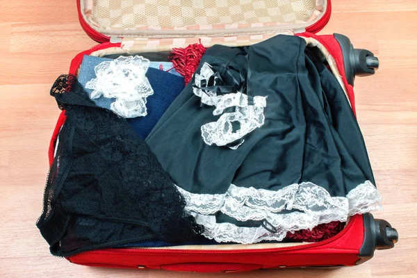 Vista Superior Maleta Llena Ropa Lista Para Viaje — Foto de Stock