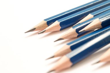 Beyaz arka plan üzerinde izole mavi kalem