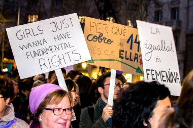 Barcelona, İspanya. 8 Mart 2018. Kadınlar Mart Barcelona geçtiğimiz Mart ayında bu. Tüm kadın hakları konusunda.