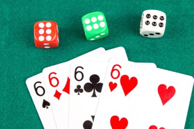 Poker Dices ve kartlar tablo kumar üzerine