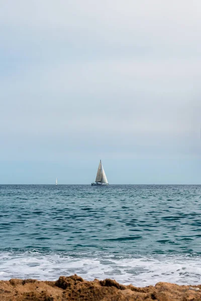 Uitzicht Het Strand Van Zee Een Zonnige Dag — Stockfoto