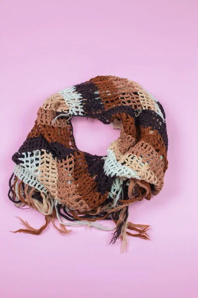 Warme Wolle Schal Auf Rosa Hintergrund — Stockfoto