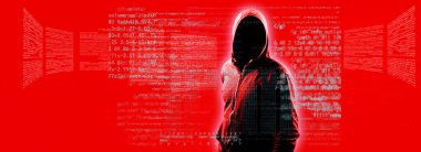 Hacker bir siber uzaya girmek için dizüstü bilgisayarına bir kod yazdırır