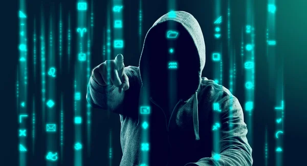 Hacker Bir Siber Uzaya Girmek Için Dizüstü Bilgisayarına Bir Kod — Stok fotoğraf