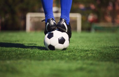 Deri top ile geleneksel futbol oyunu